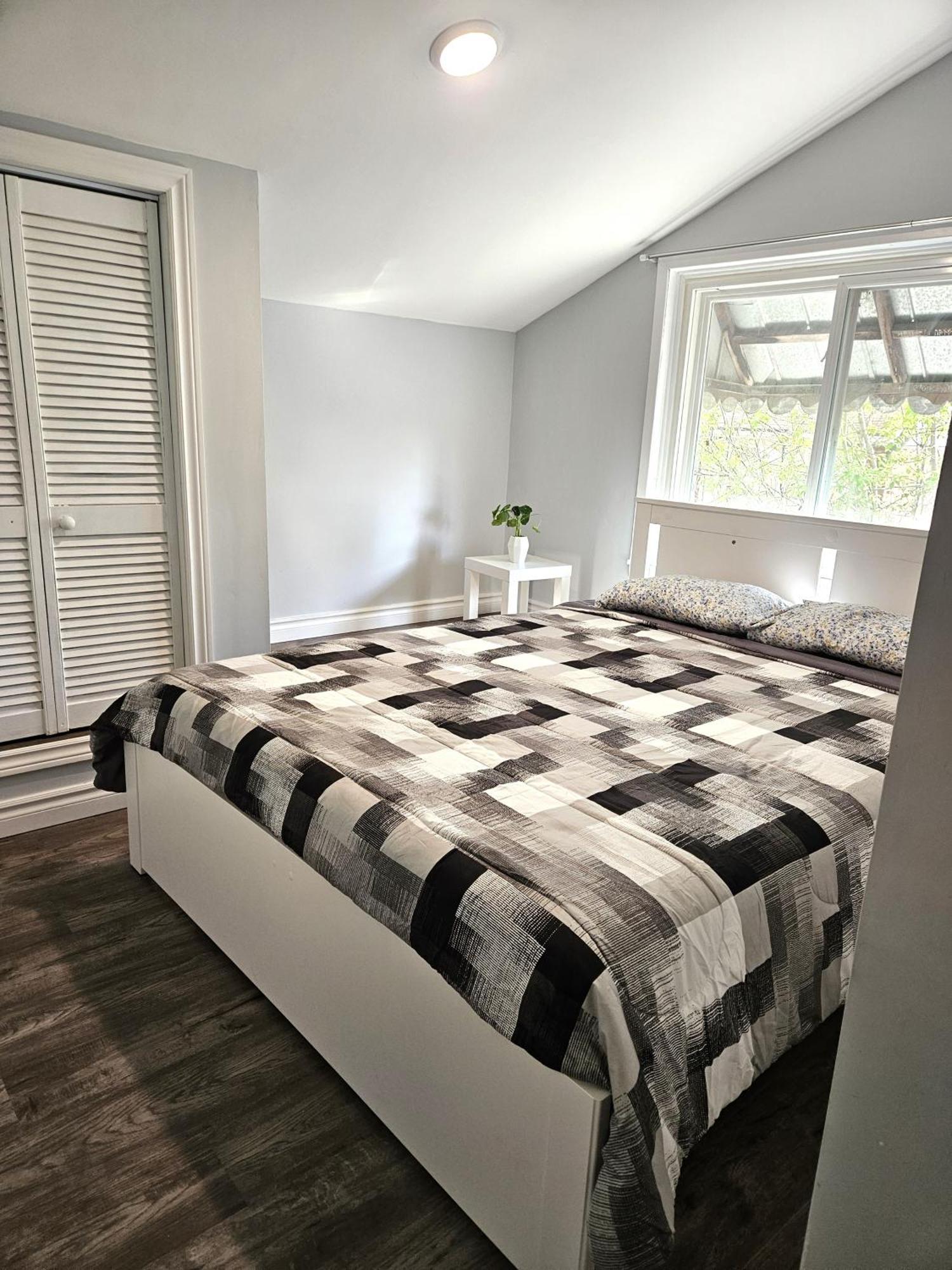 Modern Quiet Home By The Airport Mississauga Extérieur photo