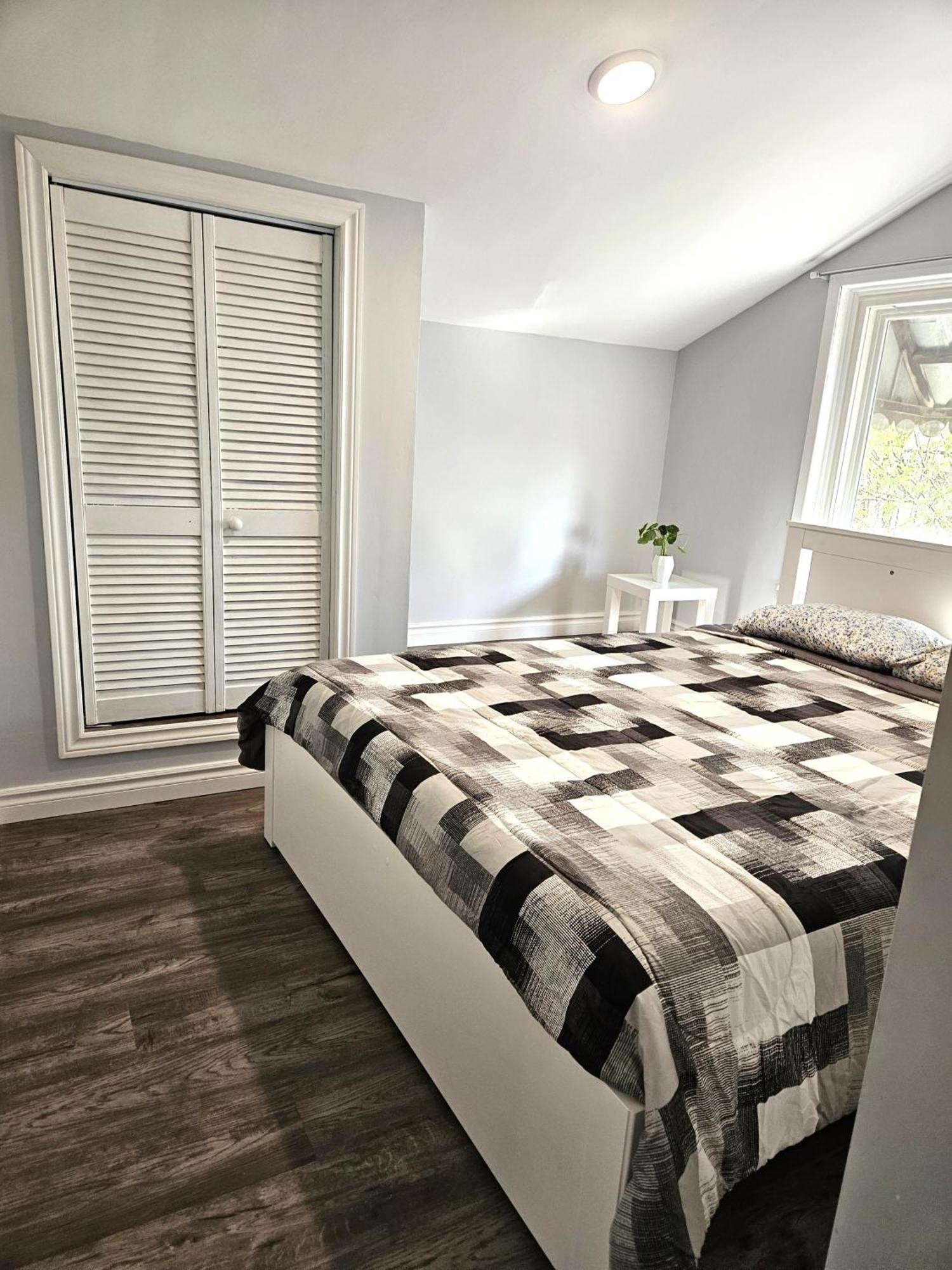 Modern Quiet Home By The Airport Mississauga Extérieur photo